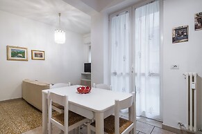 Piazza de' Calderini Apartment