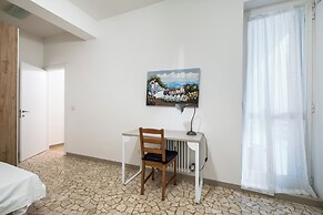 Piazza de' Calderini Apartment
