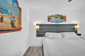 Amazing 1st Floor Apartment Just Steps to Beach