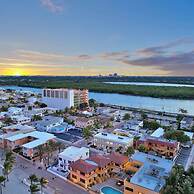 Amazing 1st Floor Apartment Just Steps to Beach