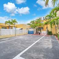 Amazing 1st Floor Apartment Just Steps to Beach