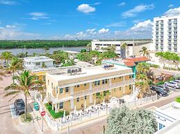 Amazing 1st Floor Apartment Just Steps to Beach