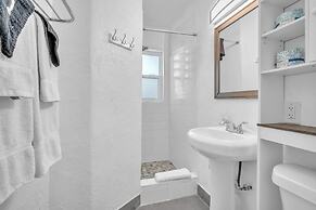 Amazing 1st Floor Apartment Just Steps to Beach