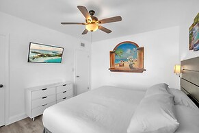 Amazing 1st Floor Apartment Just Steps to Beach