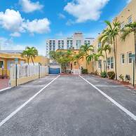 Amazing 1st Floor Apartment Just Steps to Beach