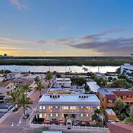Amazing 1st Floor Apartment Just Steps to Beach