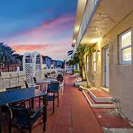 Amazing 1st Floor Apartment Just Steps to Beach