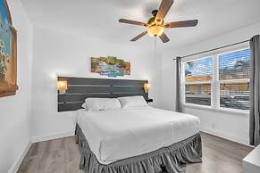 Amazing 1st Floor Apartment Just Steps to Beach