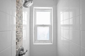 Amazing 1st Floor Apartment Just Steps to Beach