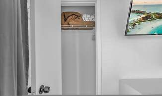 Amazing 1st Floor Apartment Just Steps to Beach