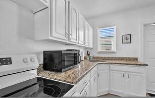 Amazing 1st Floor Apartment Just Steps to Beach