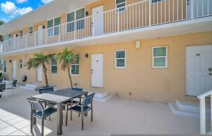 Amazing 1st Floor Apartment Just Steps to Beach