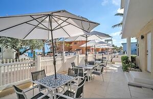 Amazing 1st Floor Apartment Just Steps to Beach