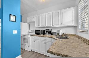 Amazing 1st Floor Apartment Just Steps to Beach