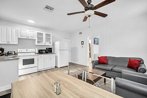Cozy Corner Beach Apartment