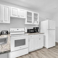 Cozy Corner Beach Apartment