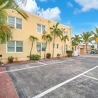 Cozy Corner Beach Apartment