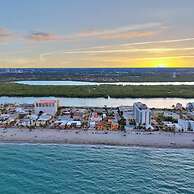 Cozy Corner Beach Apartment