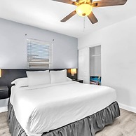 Beach Escape Corner Apartment