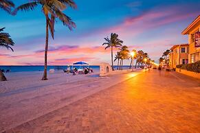 Beach Life in Hollywood