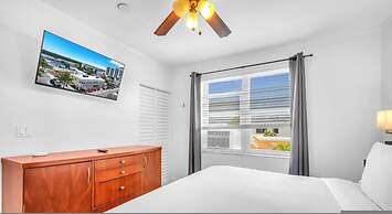 Beach Life in Hollywood