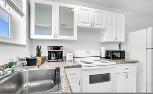 Beach Life in Hollywood