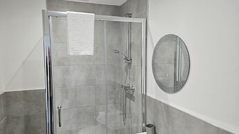 Cozy Liverpool Apartment With 2 Bedrooms