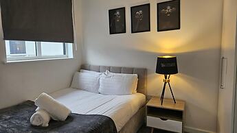 Cozy Liverpool Apartment With 2 Bedrooms