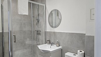 Cozy Liverpool Apartment With 2 Bedrooms