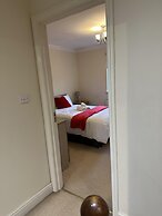 Captivating 5-bed House in Milton Keynes