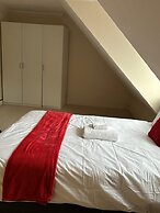 Captivating 5-bed House in Milton Keynes