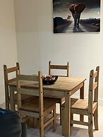 Captivating 5-bed House in Milton Keynes