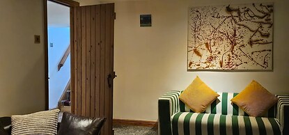 Delightful Space-view Farmhouse Astronauts Lodge