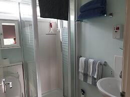 Lovely Lodge Next To The Mansion House Llansteffan