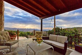 Villa Irene Palace in Peristerona