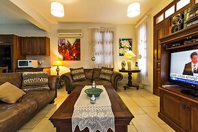 Villa Irene Palace in Peristerona