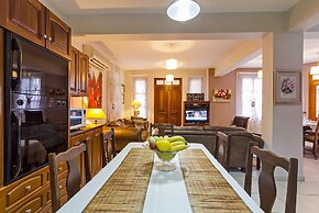 Villa Irene Palace in Peristerona