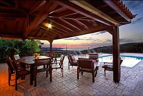 Villa Irene Palace in Peristerona