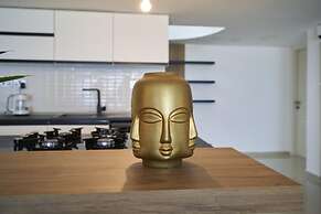 Amazing Penthouse Apartment With Rooftop Pool&bar