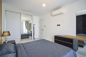 Amazing Penthouse Apartment With Rooftop Pool&bar