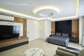 Amazing Penthouse Apartment With Rooftop Pool&bar