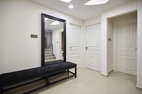 Amazing Penthouse Apartment With Rooftop Pool&bar