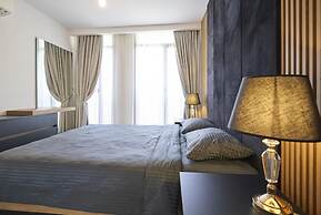 Amazing Penthouse Apartment With Rooftop Pool&bar