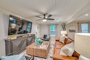 3 Mi to Lake Ray Roberts: Luxe Pilot Point Home