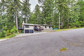 Anderson Island Home w/ Deck: Steps to Lake!