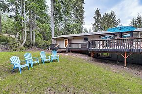 Anderson Island Home w/ Deck: Steps to Lake!
