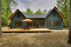 Secluded Wilmington Cabin: Fire Pit & Grill