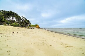 Moss Beach Oceanfront Retreat ~ 20 Mi to San Fran!