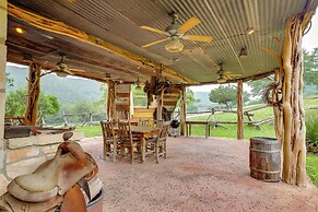Rural Texas Villa w/ Hot Tub - Horses Welcome!