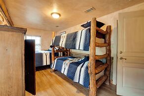Rural Texas Villa w/ Hot Tub - Horses Welcome!
